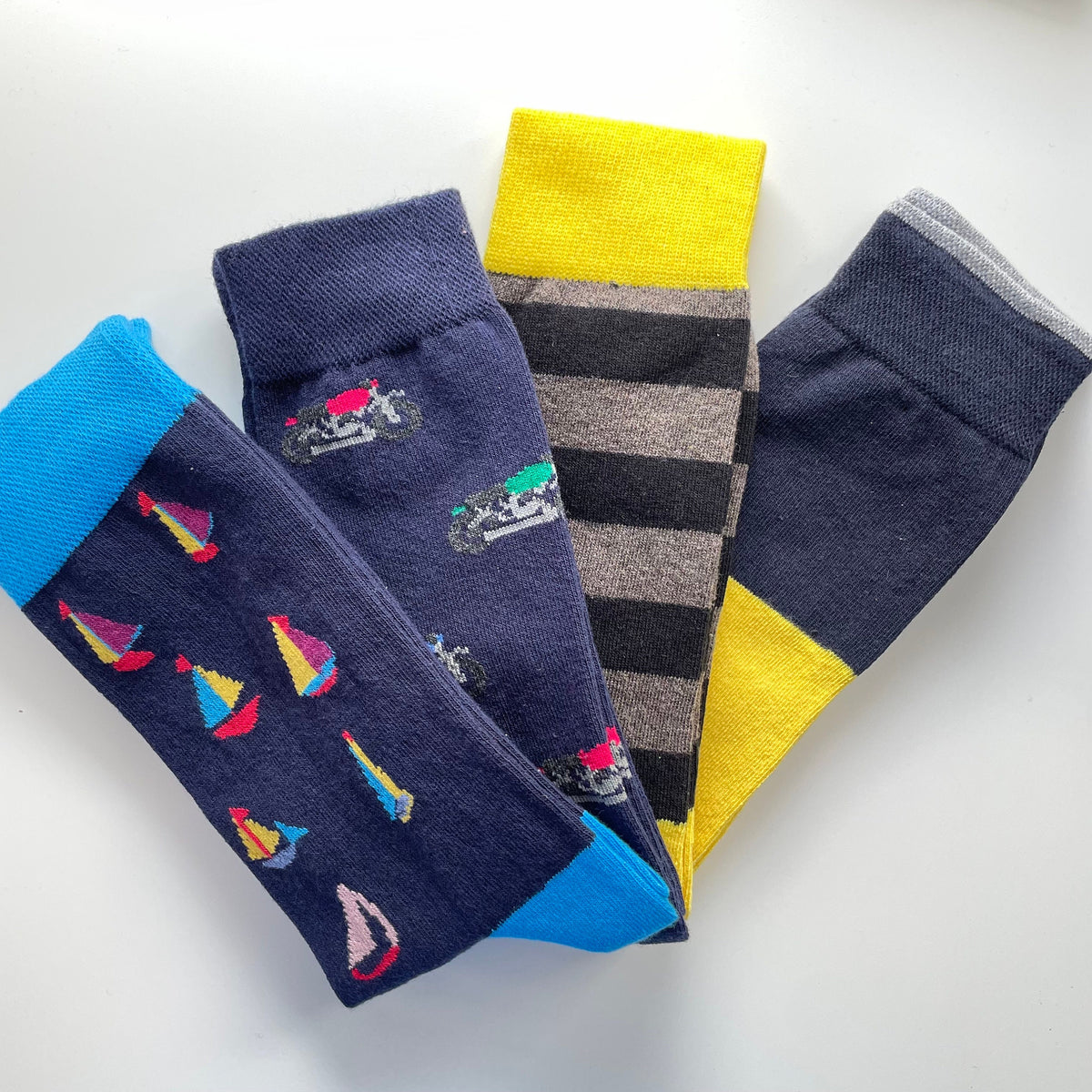 Set 4 Pairs Cotton Socks , Men Socks Unisex , Creative, Colorful Patterned Sock Designed Gift Idea Comfortable, Stylish Cool Sock Gift Socks